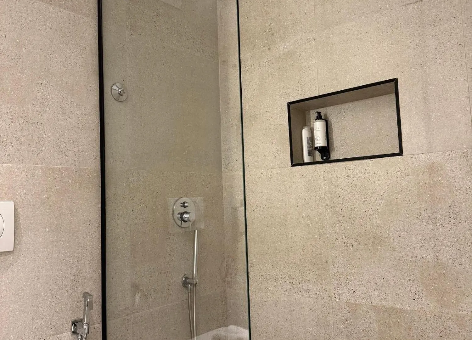 Apartment 4Seasonsgea , Cozy Studio In Central Position , Tirana